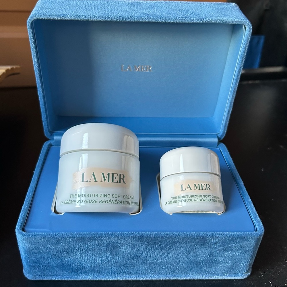La Mer Moisturizing Soft Cream Duo in Blue Case